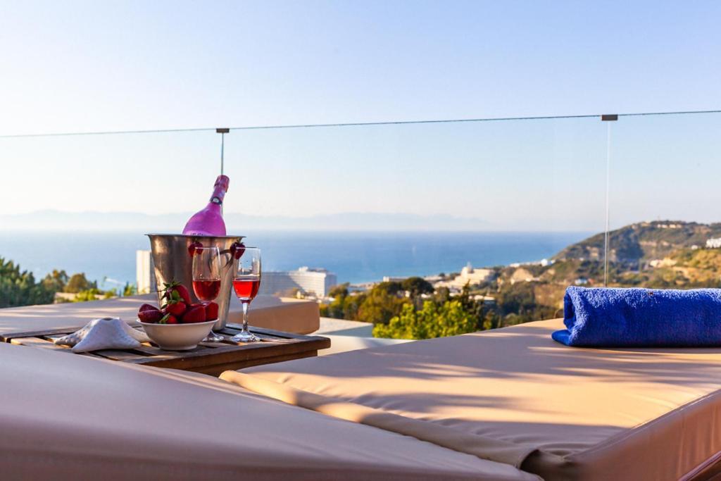Flyviewflatsgold Privatehottub With Seaview Apartment Ixia  Exterior photo