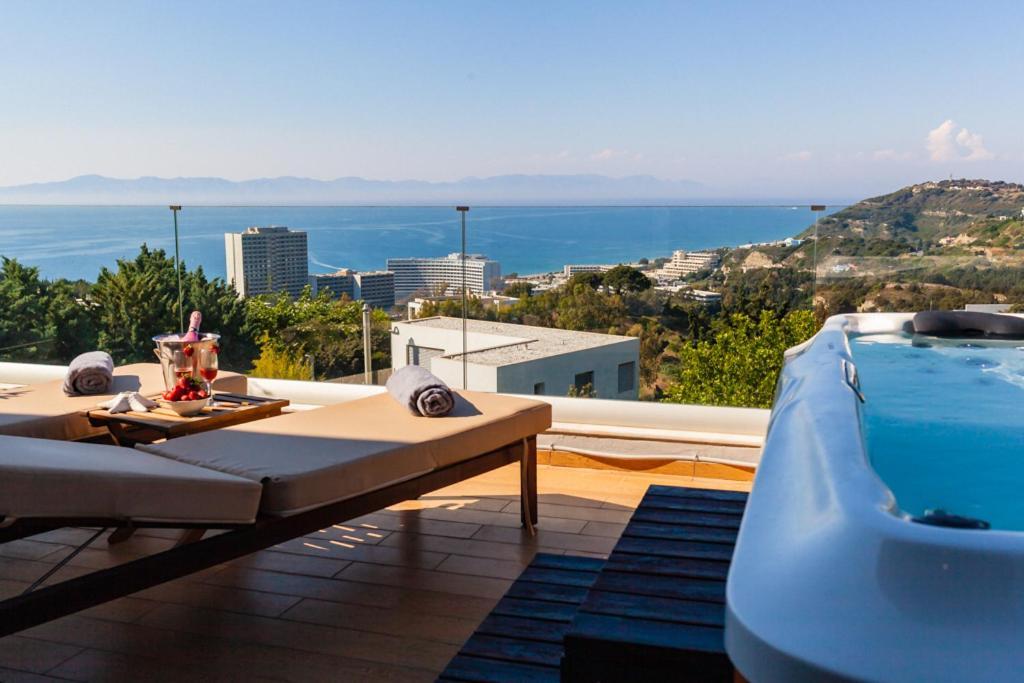 Flyviewflatsgold Privatehottub With Seaview Apartment Ixia  Exterior photo