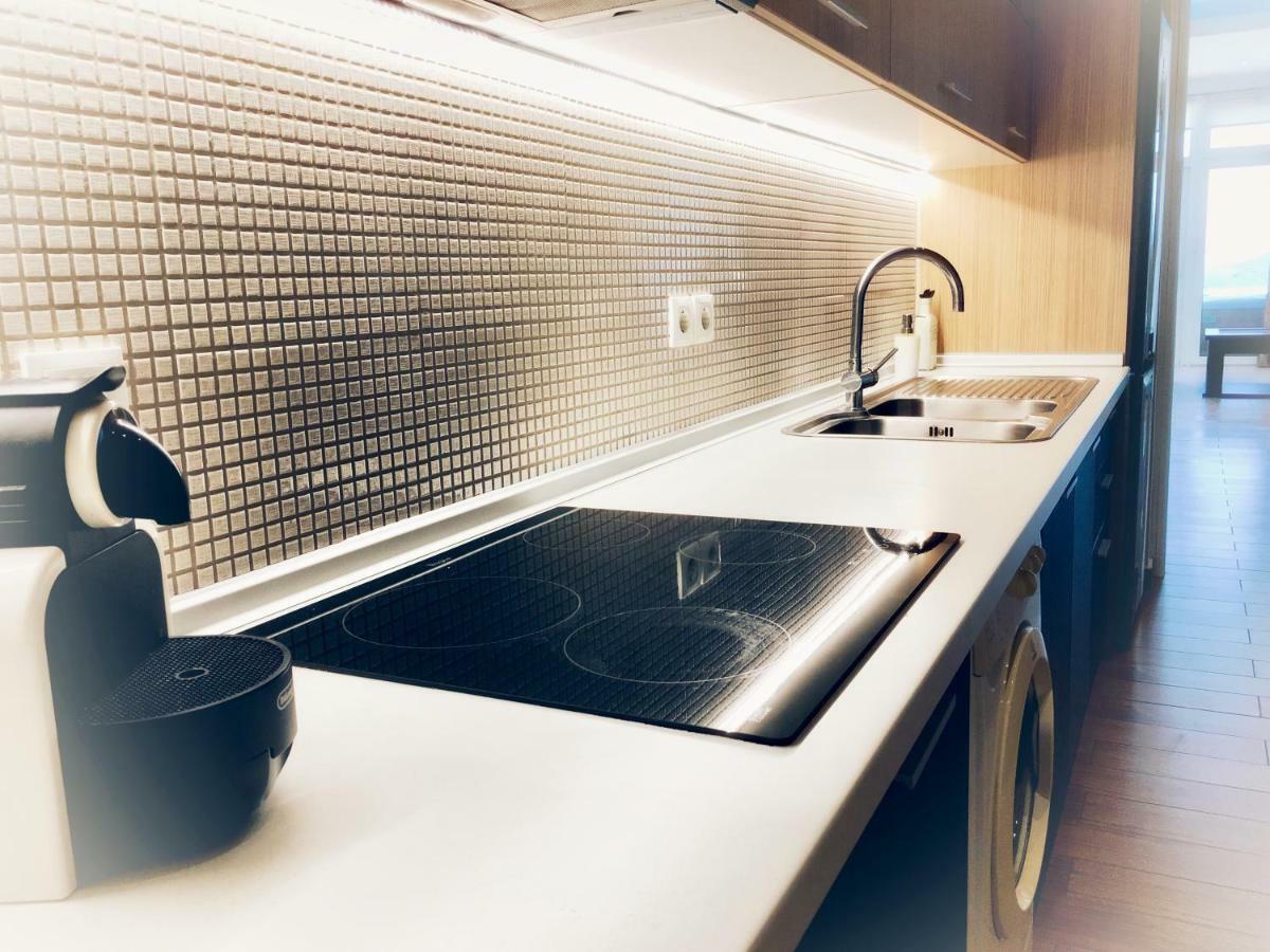 Flyviewflatsgold Privatehottub With Seaview Apartment Ixia  Exterior photo